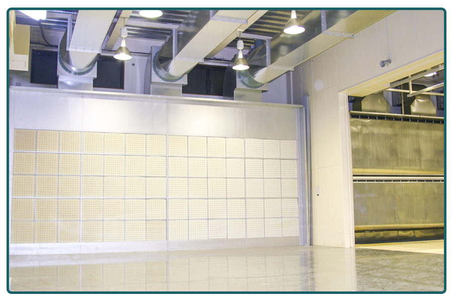 中屋の第２塗装工場は大型の製品に対応出来る、最新の設備です。